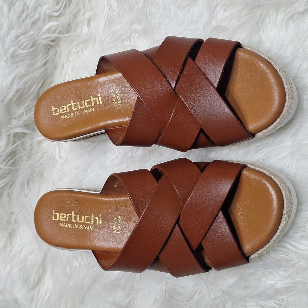 Bertuchi Tan Leather Crisscross Slide Sandals